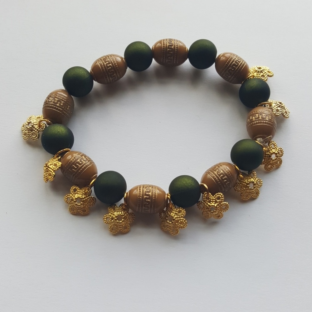 💥🌟🌻Golden flower charm bracelet 👀💚